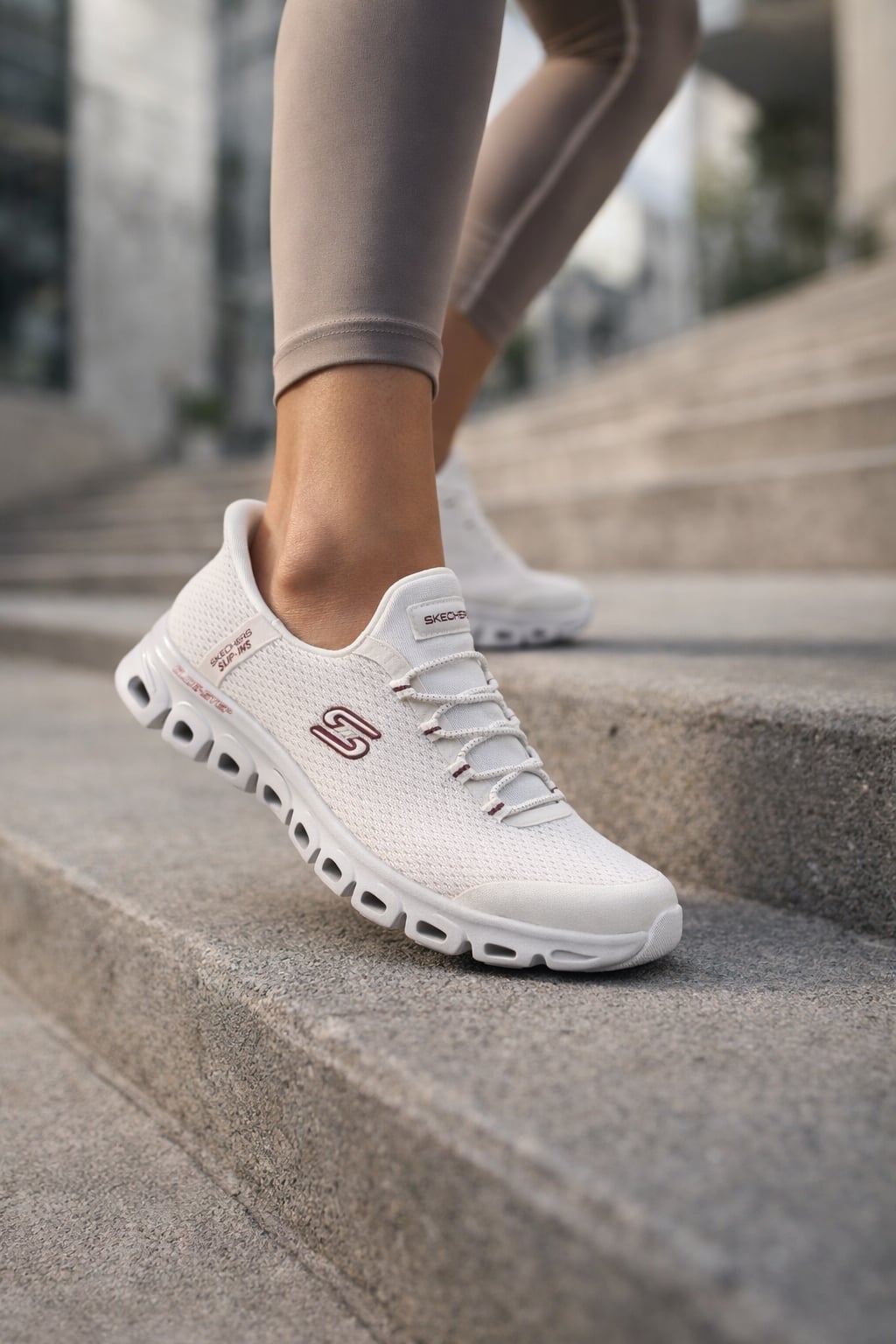 SKECHERS