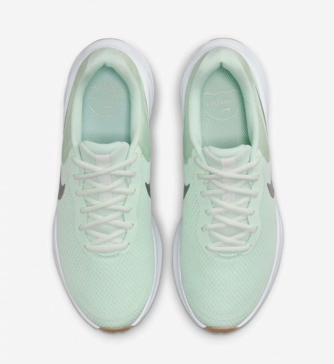 Nike Revolution 7