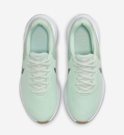 Nike Revolution 7