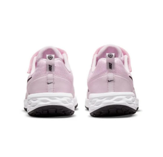Nike Revolution 6
